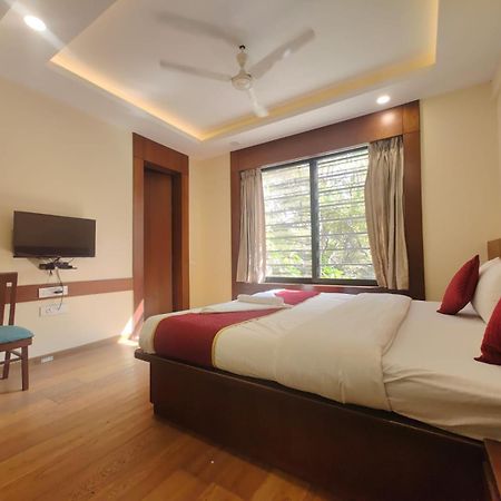 Sun Solitaire Pune Bagian luar foto